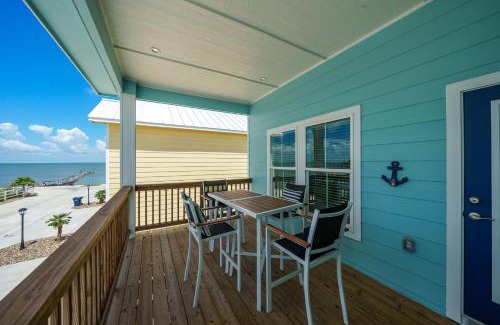 Rockport Casa | Fishful Thinking ! Pool on the waters edge