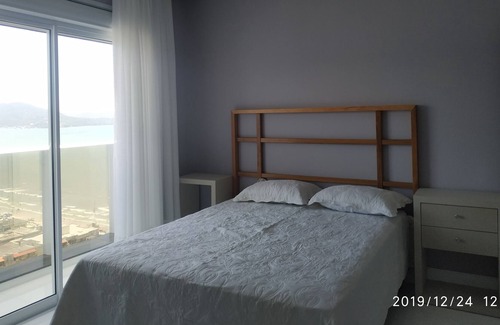 Andorinha Apartamento | Ajuste de lujo 4 suites, 4 plazas de aparcamiento - Meia Praia 1 ° Avenida ..
