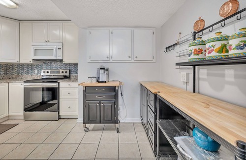 Saint Simons Island Condominio | Fitness Center and Community Pool!