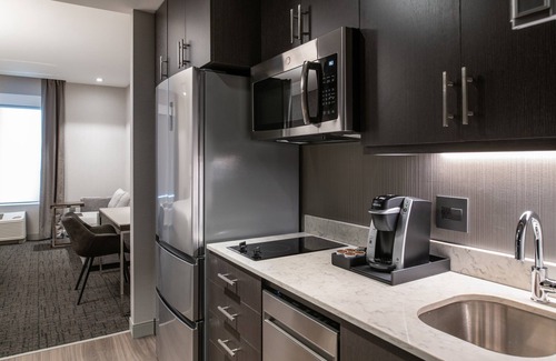 Quincy Apartamento | Gimnasio + desayuno gratis | A solo 7 millas del centro de Boston
