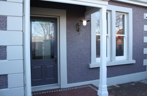 Christchurch City Centre Cabaña | Fitzgerald Cottage CBD