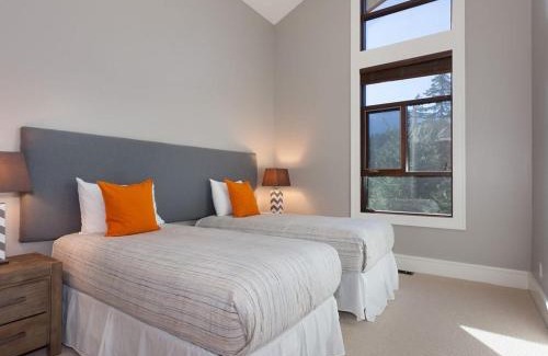 Whistler Casa | Fitzsimmons Walk 26 by Outpost Whistler