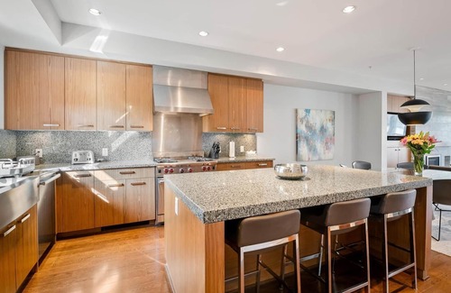 Whistler Chalet De Esquí | Fitzsimmons Walk 39 | Walk to village, hot tub, modern, flexible bedding