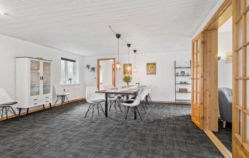 Kibaek Casa | Five-Bedroom Holiday Home In Kibak