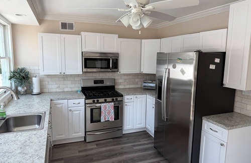 Wildwood Crest Casa | ¡Cinco habitaciones, tres baños con piscina privada climatizada en Wildwood Crest!