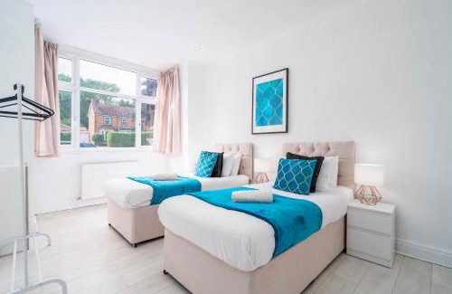 Stirchley Casa | Five Bedroom Townhouse - Near City Centre - Edgbaston - On Street Parking - Wifi - Netflix - 974P