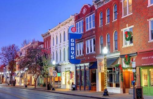Historic Downtown Franklin Casa | Five Block Walk From Historical Downtown Franklin