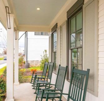 Historic Downtown Franklin Casa | Five Block Walk From Historical Downtown Franklin