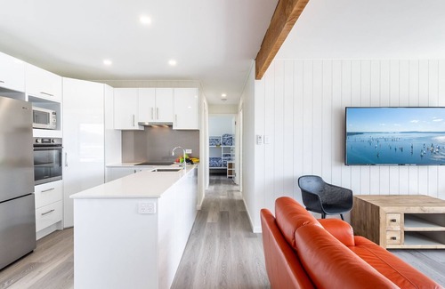 Anna Bay Casa | Five Pines Beach House at Birubi, 20 Robinson St - pet friendly, aircon and WiFi