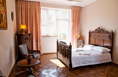Yavory Apartamento | Five Room Central Gorgeous Apartment with Garden