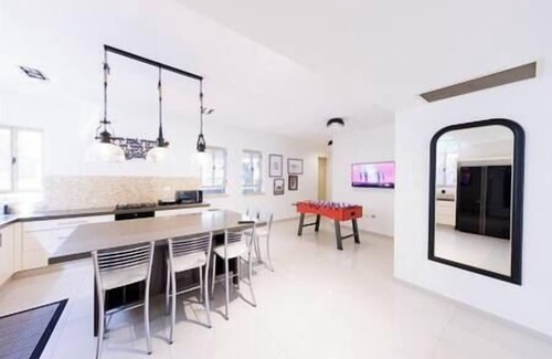 Hod HaSharon Casa | Five Stars Villa09