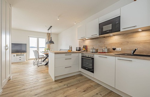 Schleswig Apartamento | Fjord berth 2 - underfloor heating, shower, terrace, garden furniture, beach chair