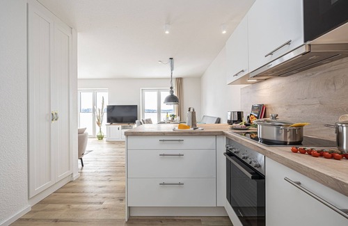 Schleswig Apartamento | Fjord berth 5 - balcony, garden furniture, underfloor heating, shower, desk