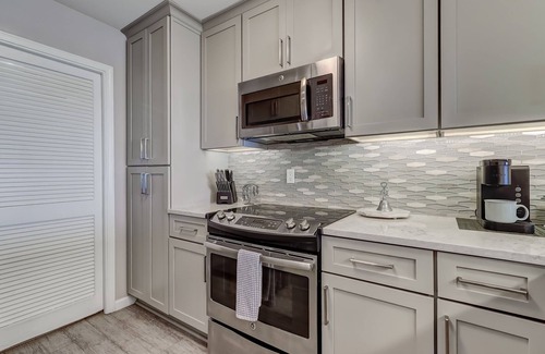 Amelia City Condominio | ¡Venta de verano! Condominio de lujo frente al mar Sailmaker con Country Club Perks!