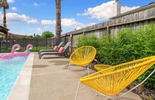 Barker Casa | Flamingo Pool Oasis with Covered Patio, BBQ, 4 BR