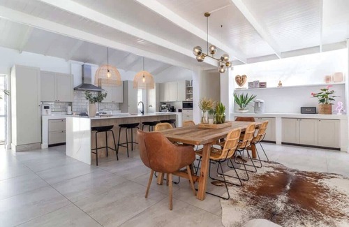 Milnerton Casa | Flamingo Villa @ Beach/Pool/Luxury/Solar Back Up
