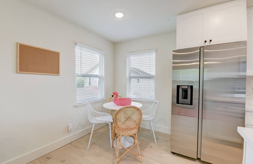 Galveston Apartamento | Flamingos on 45th - Carriage House - Cute and Cozy