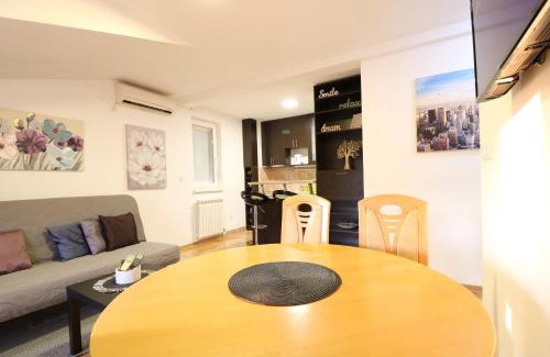 Zvezdara Apartamento | Flat 23