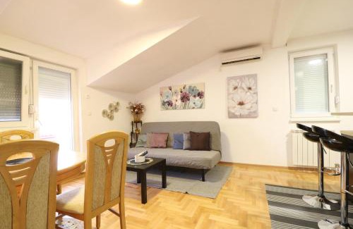 Zvezdara Apartamento | Flat 23