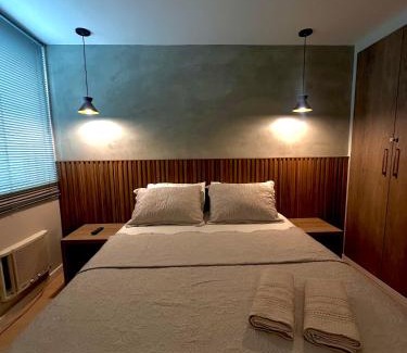 Centro Apartamento | Flat completo no Edifício Prime - Centro de Itaboraí - com vista para praça central da cidade