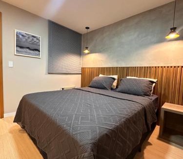 Centro Apartamento | Flat completo no Edifício Prime - Centro de Itaboraí - com vista para praça central da cidade