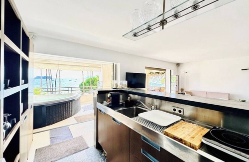 Cannes City Centre Apartamento | Flat Croisette 67 - Terrace & Jacuzzi Apartment