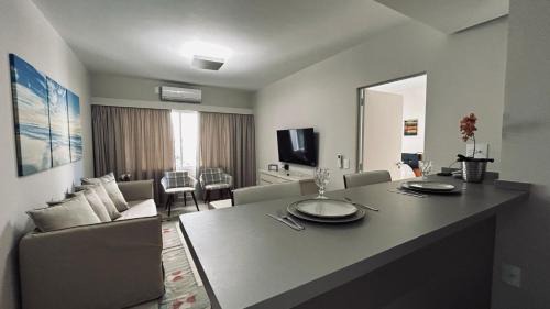 Ribeirao Preto Apartamento | Flat em Hotel com piscina, garagem, Wi-fi e Limpeza diária