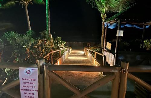 Jenipabu Apartamento | Flat Guarajuba - 3 quartos 2 andar à Beira Mar - pé areia - governança com arrumadeira e Wi Fi inclusos