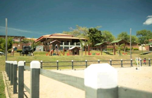 Saire Apartamento | Flat Hotel Fazenda Monte Castelo - Gravatá