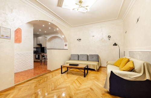 Corvin negyed Apartamento | Flat in Corvin Negyed with A/C near bus stop from/to Airport