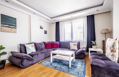 Maltepe Apartamento | Flat in Maltepe with Balcony near Shopping Malls