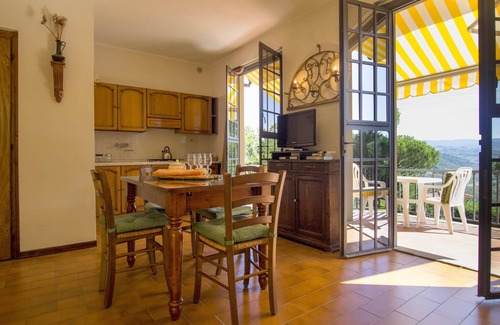 San Donato in Poggio Apartamento | Flat in San Donato, Chianti, Tennis court,pool,barbecue,village walk distance,C1