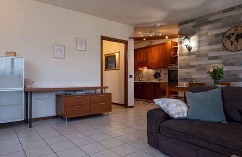 Porto Valtravaglia Apartamento | 0013 Appartam. Margherita - Maggi A.