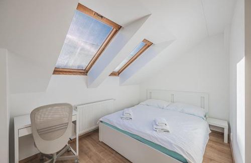 Andel Apartamento | Flat Near Prague Castle Stylish & Prime Location 3