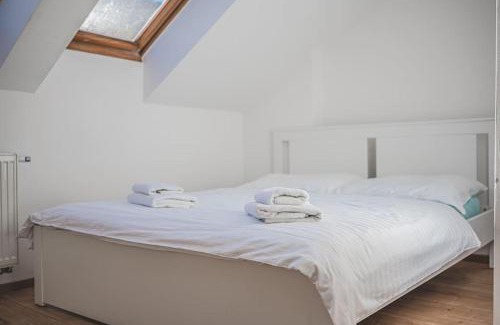 Andel Apartamento | Flat Near Prague Castle Stylish & Prime Location 5