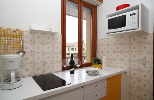 Lignano Sabbiadoro Apartamento | Piso cerca de la playa y Faro Rosso en Lignano