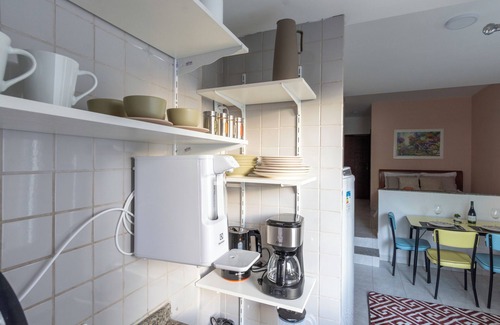 Barra Apartamento | Flat on Farol da Barra beach with swimming pool, air conditioning and garage
