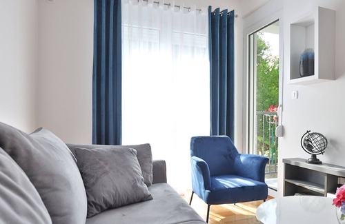 Velji Vinogradi Apartamento | Flat w Balcony 3 min to Beach Near Budva Old Town