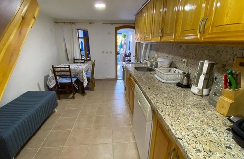 Bozcaada Apartamento | Flat w Garden 5 min to Ayazma Beach in Bozcaada