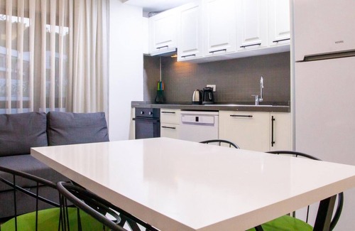 Milas Apartamento | Flat w Spacious Garden 5 min to Beach in Milas