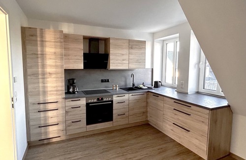 Burg Apartamento | Apartamento-Confortable--3-Zimmer+Küche 103-Baño Privado-Balcón