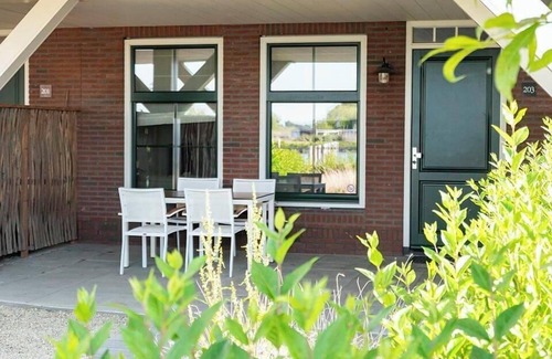 Uitdam Casa | Flat with 2 bedrooms, sauna and garden/balcony