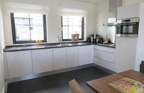 Uitdam Casa | Flat with 4 bedrooms, 2 bathrooms and a balcony