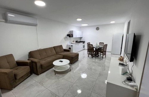 Netanya Apartamento | Flat with a balcony in a center2