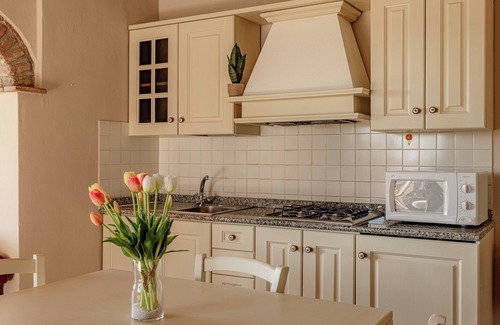 Montepulciano Apartamento | Flat with covered terrace, A/C, in a wine estate with pool,Spa,children friendly