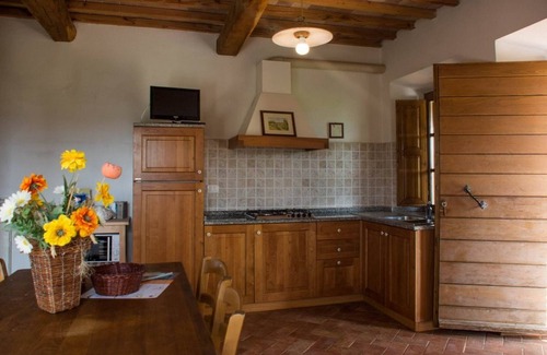 Pomarance Apartamento | Flat with private veranda,shared pool,quiet location for a relaxing holiday,sl 6