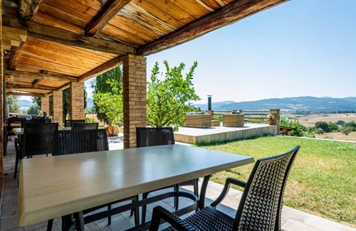 Pomarance Apartamento | Flat with private veranda,shared pool,quiet location for a relaxing holiday,sl 6