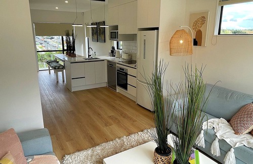 Flat Bush Casa | Flatbush Holiday Accommodation, 3 Bedroom Town House WH2 | Apartment
