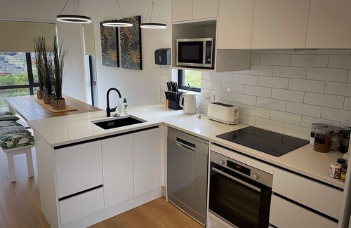 Flat Bush Casa | Flatbush Holiday Accommodation, 3 Bedroom Town House WH2 | Apartment