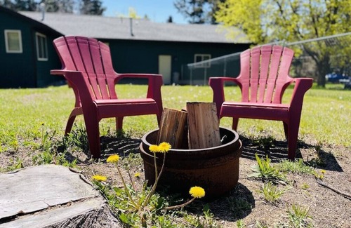 Woods Bay Casa | Flathead Lake Retreat-Walk to the lake!
